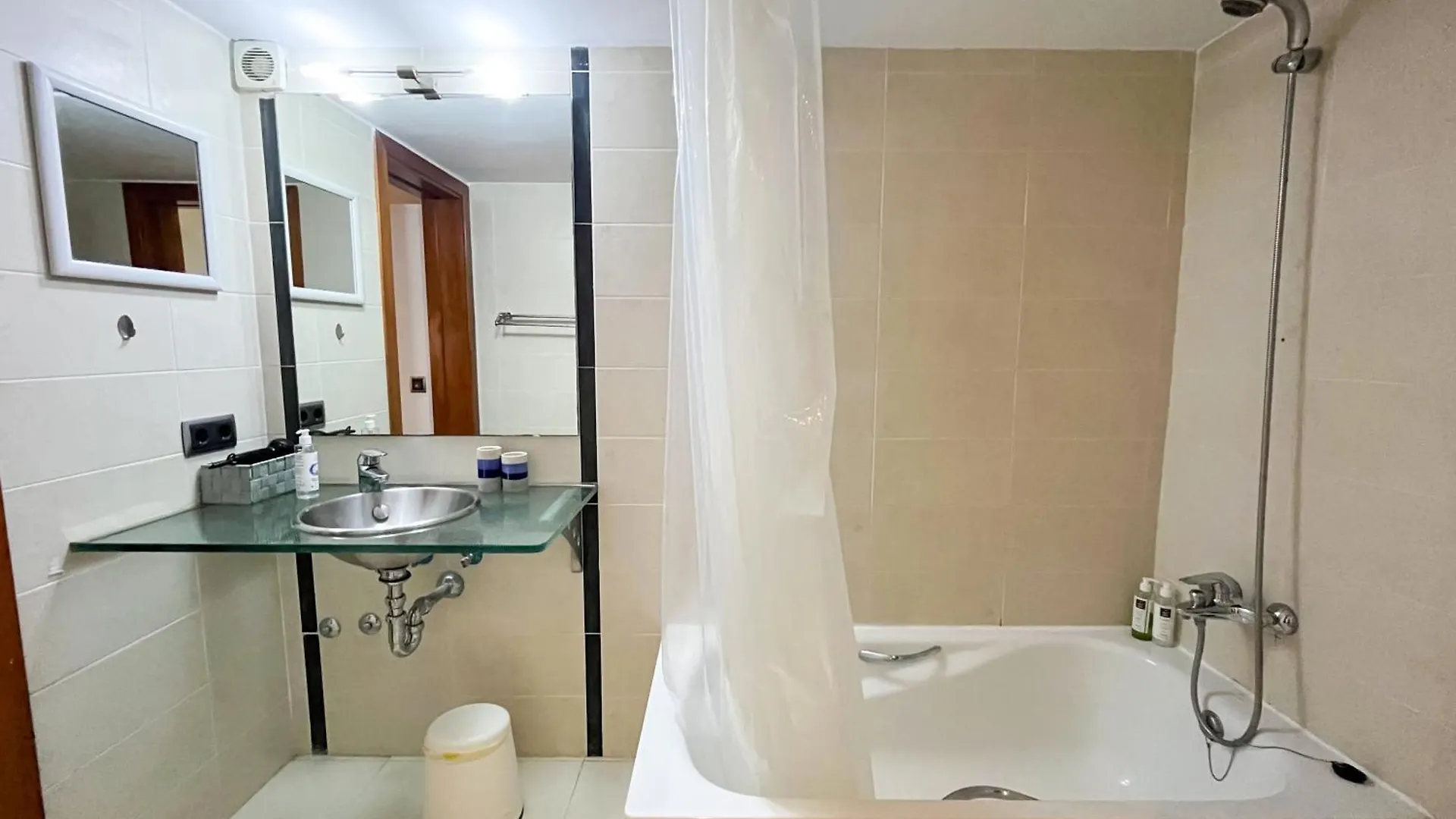 アパート Modern Apt In Old Town W Cathedral Views ジローナ