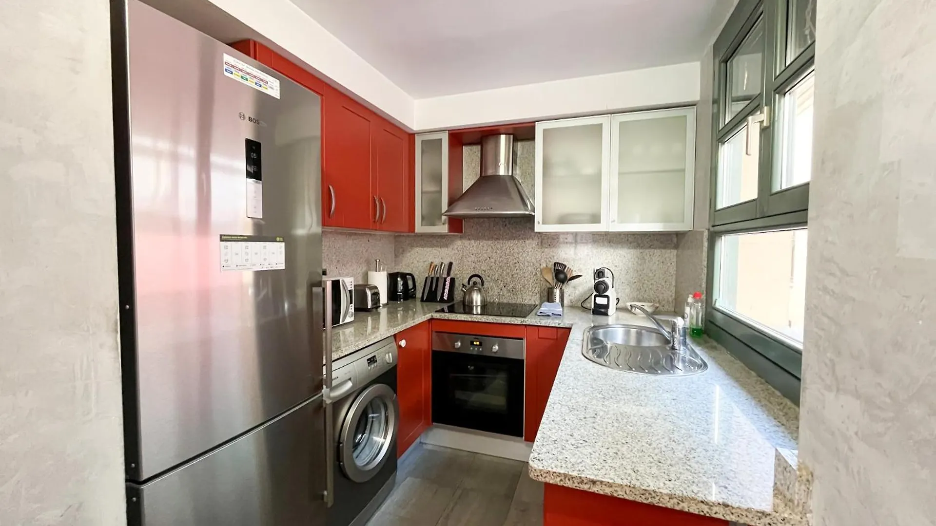 Modern Apt In Old Town W Cathedral Views ジローナ アパート
