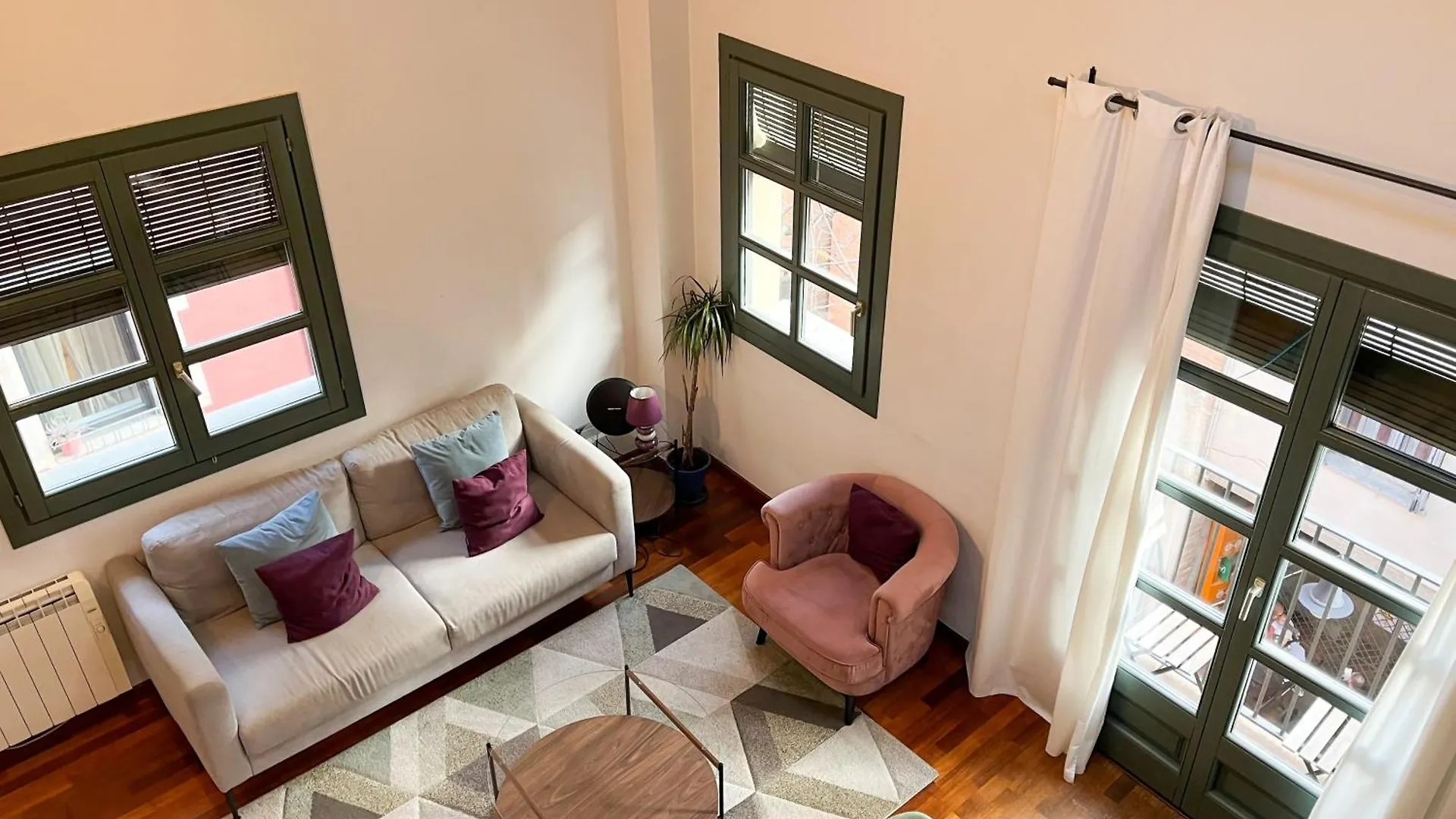 Modern Apt In Old Town W Cathedral Views ジローナ アパート